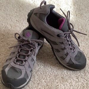 LIKE NEW - Columbia hiking trail shoes WORN 1-2 times